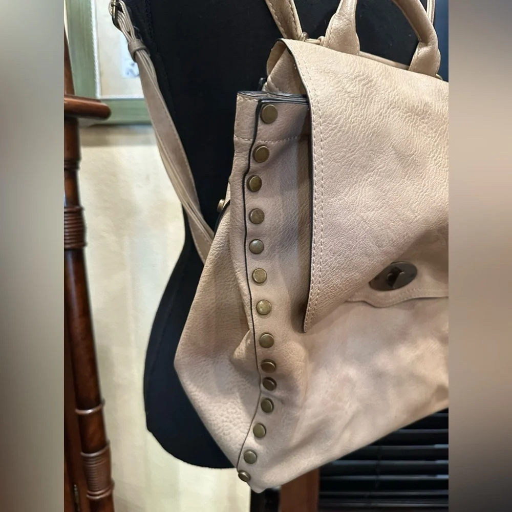 Jen & Co Bex Vegan Distressed Backpack